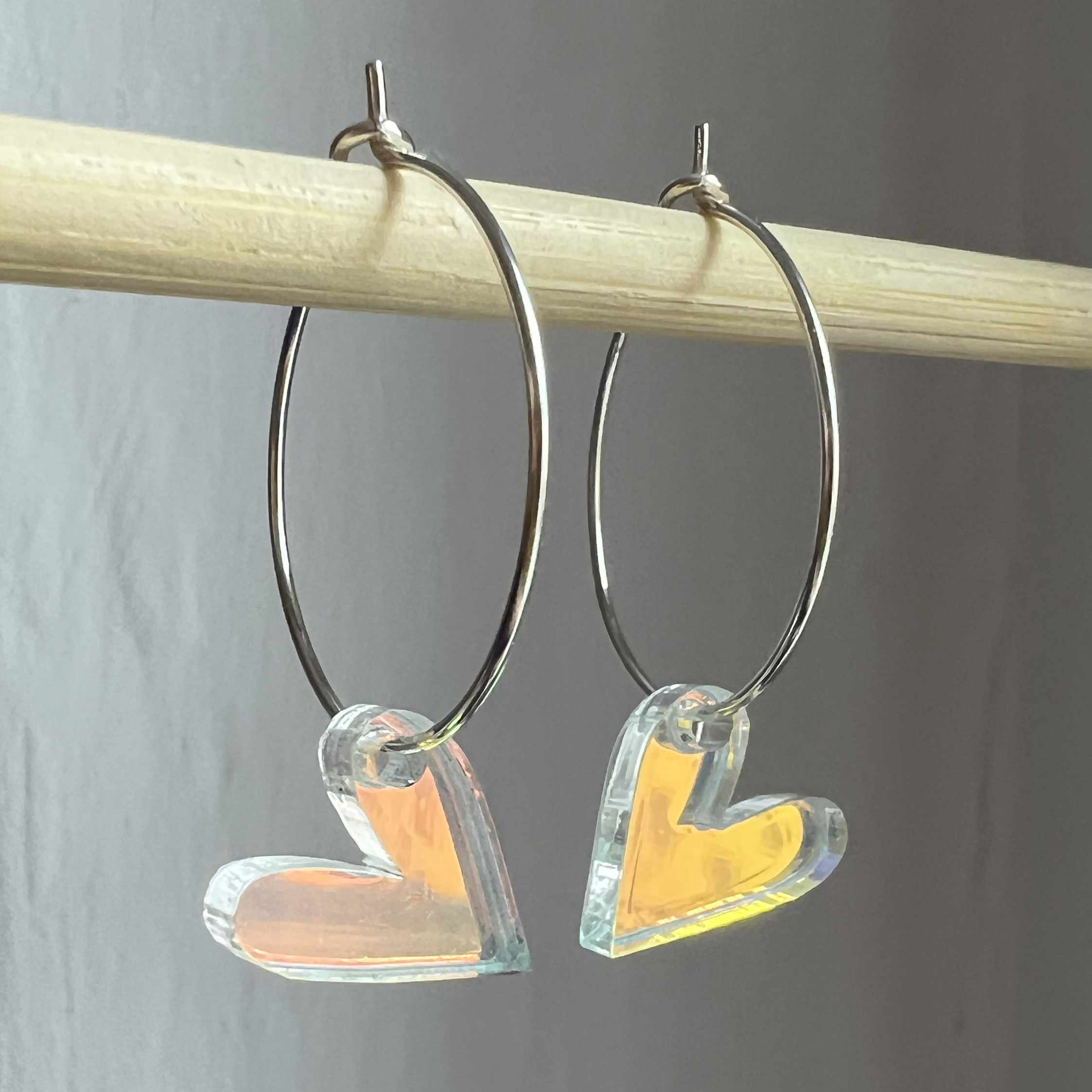 Ohrhänger "Herz“ Plexiglas Regenbogen