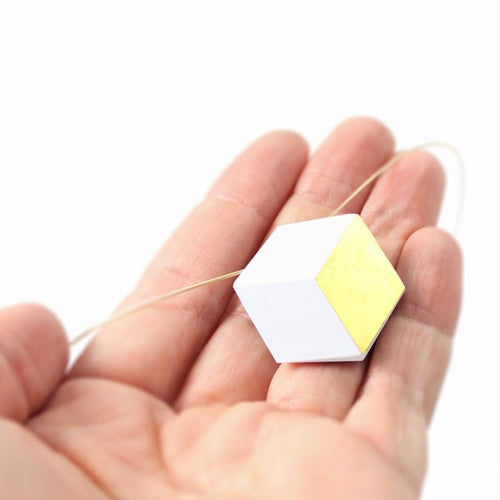 Kette Cube Wire "Ambivalenz" Weiß