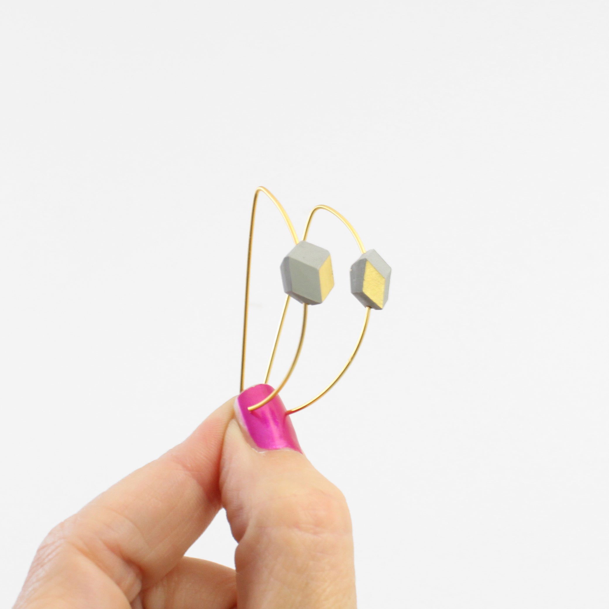 Ohrhänger Cube Halbmond "Ambivalenz" 9mm Grau-Gold