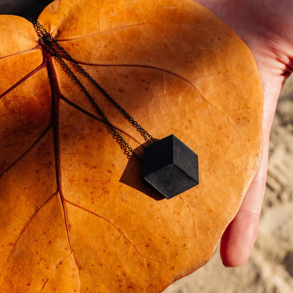 Kette lang Cube "Purismus" Schwarz
