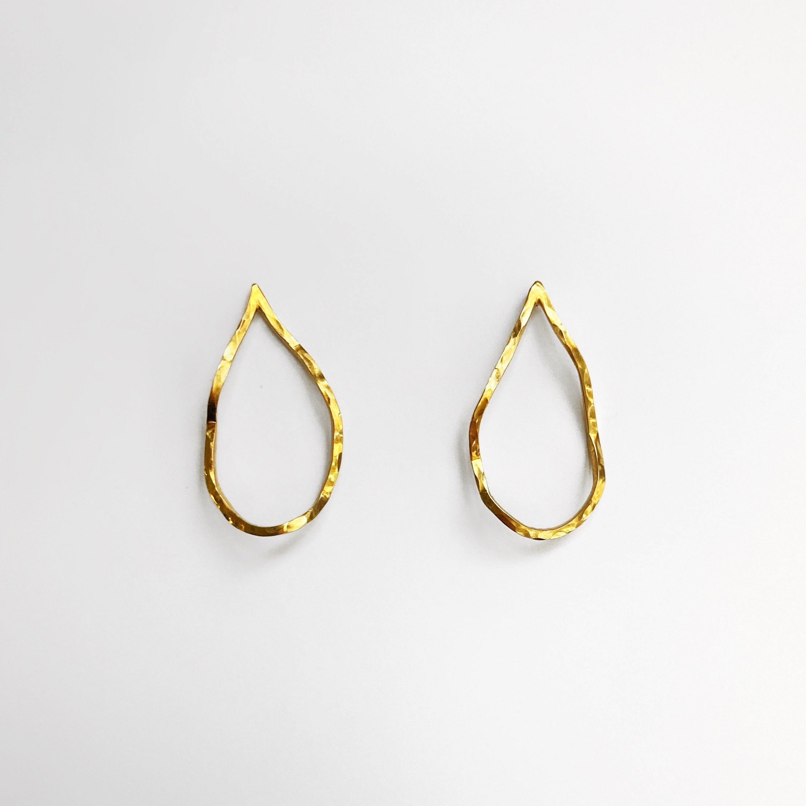 Ohrstecker „Wabi-Sabi“ Tropfen, Gold